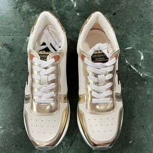 Vintage Havana Sneakers Size 6.5 NWOT